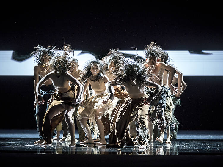 ‘Lunar Halo’ by Cloud Gate Dance Theatre ‘Lunar Halo’ by Cloud Gate Dance Theatre