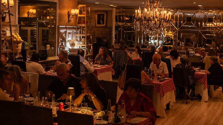 La Tavolata Ristorante: la mesa larga donde la tradición vuelve a tener sentido La Tavolata Ristorante: la mesa larga donde la tradición vuelve a tener sentido