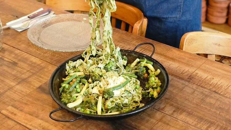 Fuente y Fonda: la pasta como en casa, para compartir sin apuro Fuente y Fonda: la pasta como en casa, para compartir sin apuro