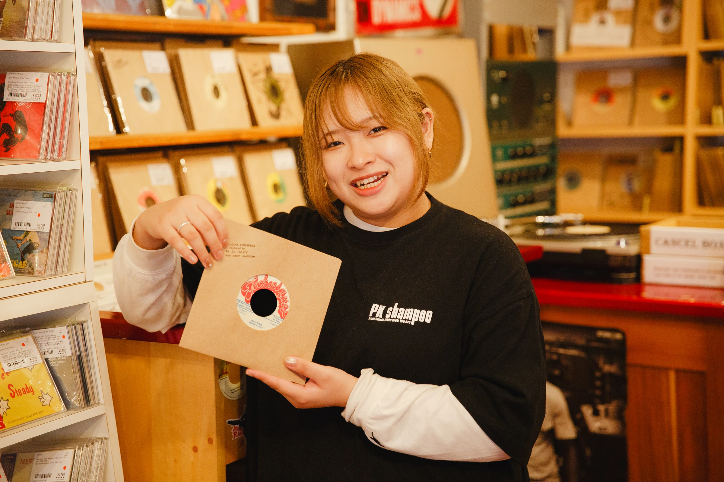 ダブストア レコード マートの広報・森田志音
