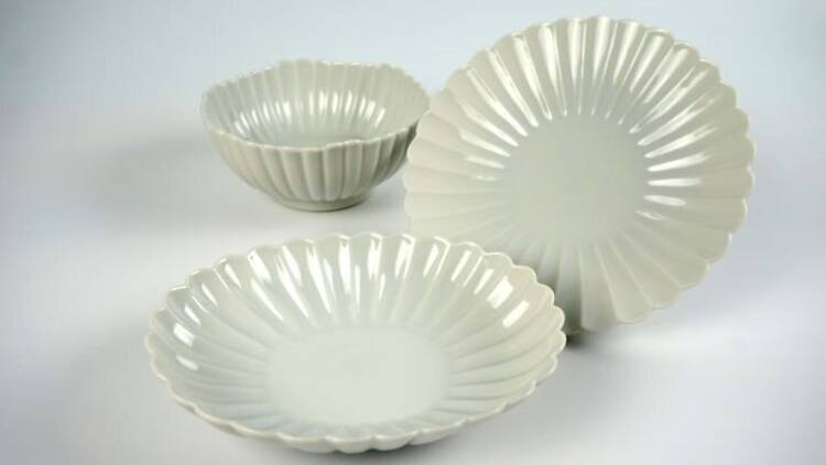 White Awakening: Kaga Kutani from the Seisen Kiln