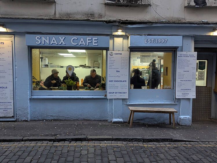 Snax Café