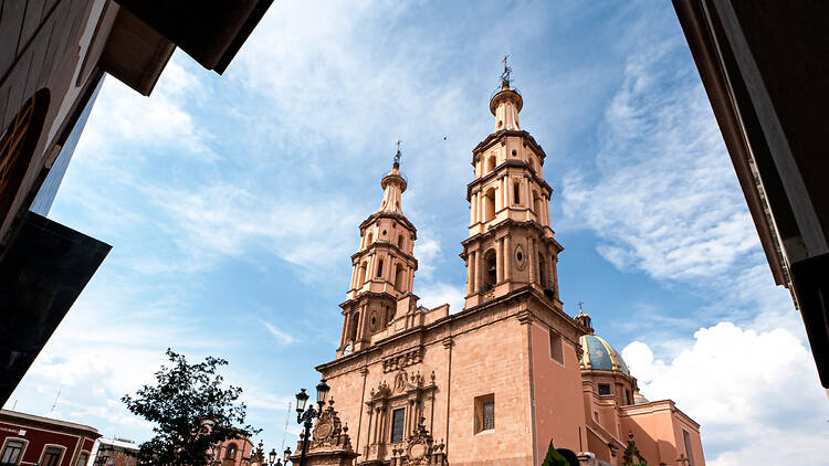 Arco Triunfal y Catedral