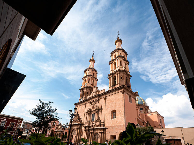 Arco Triunfal y Catedral