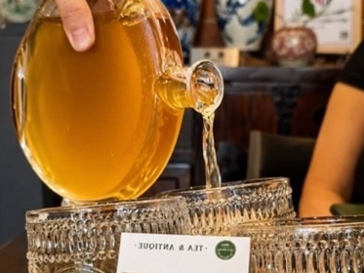 Tea & Antique Tea & Antique