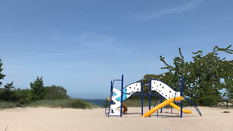 Dive into the blue at one of Gotland’s best swimming spots Dive into the blue at one of Gotland’s best swimming spots