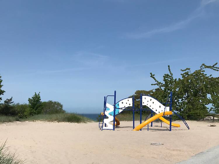 Dive into the blue at one of Gotland’s best swimming spots Dive into the blue at one of Gotland’s best swimming spots