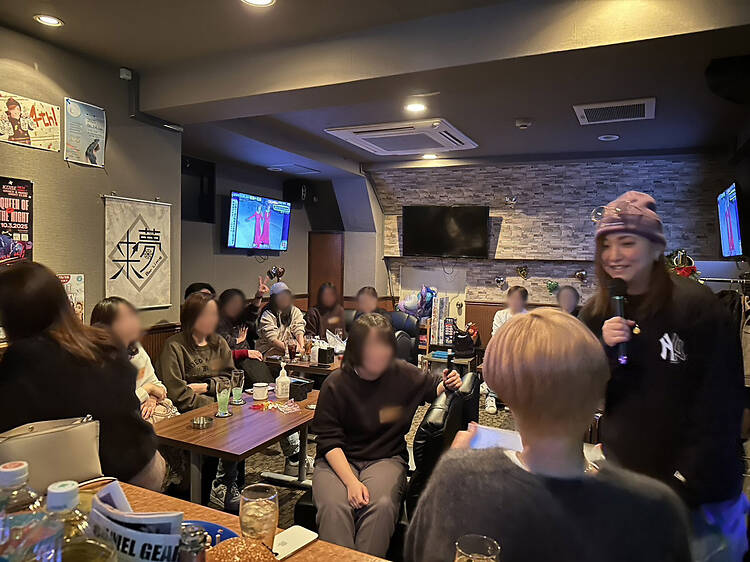 歌とダンスで心を解放する。 歌とダンスで心を解放する。