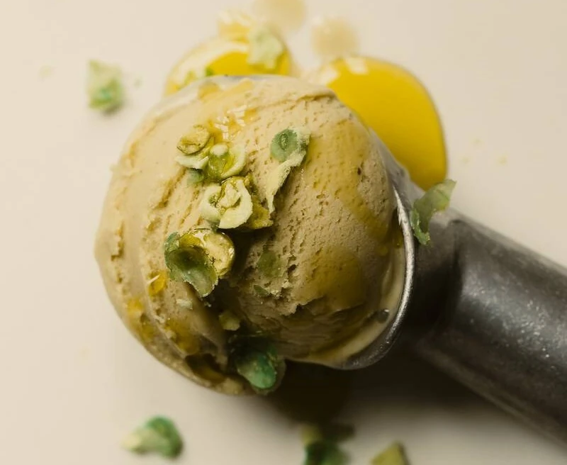 Glace cornichon et wasabi