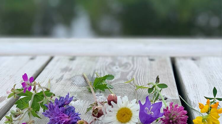 What folklore surrounds Midsummer night?