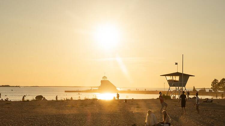 Spend an unforgettable day at Nallikari Beach Spend an unforgettable day at Nallikari Beach