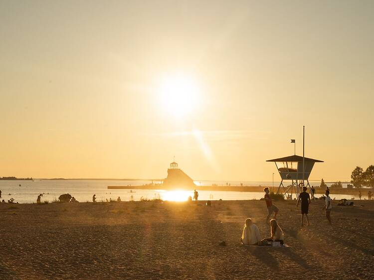 Spend an unforgettable day at Nallikari Beach Spend an unforgettable day at Nallikari Beach
