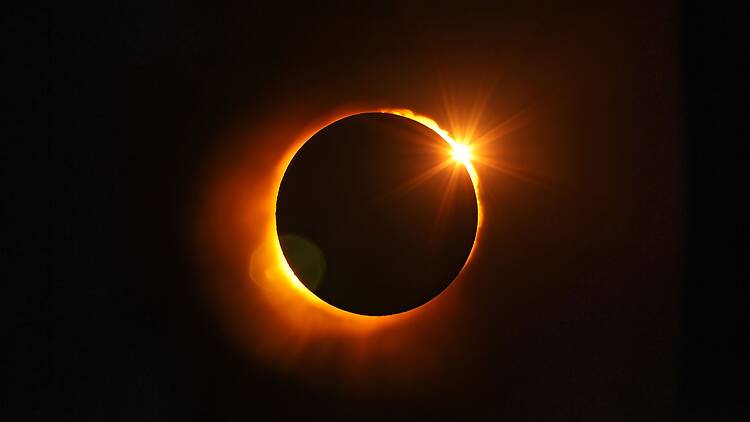 Eclipse solar total