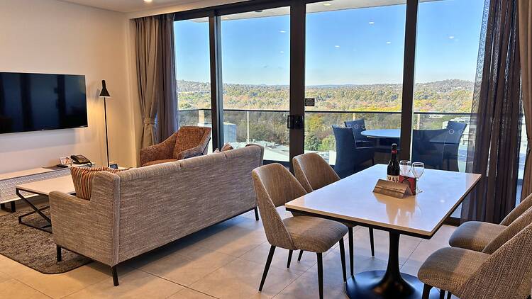 Meriton Suites Canberra Meriton Suites Canberra