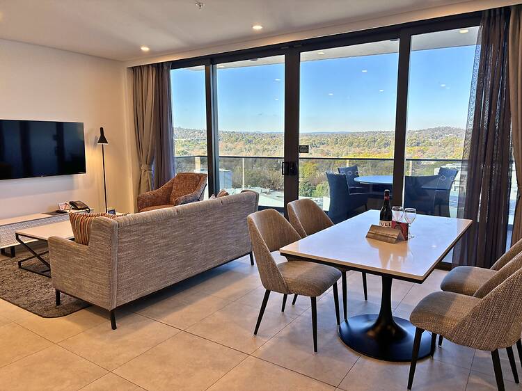 Meriton Suites Canberra Meriton Suites Canberra