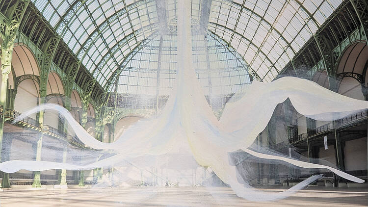 Une gigantesque œuvre immersive de Laure Prouvost investit la verrière du Grand Palais jusqu’au 26 juillet Une gigantesque œuvre immersive de Laure Prouvost investit la verrière du Grand Palais jusqu’au 26 juillet