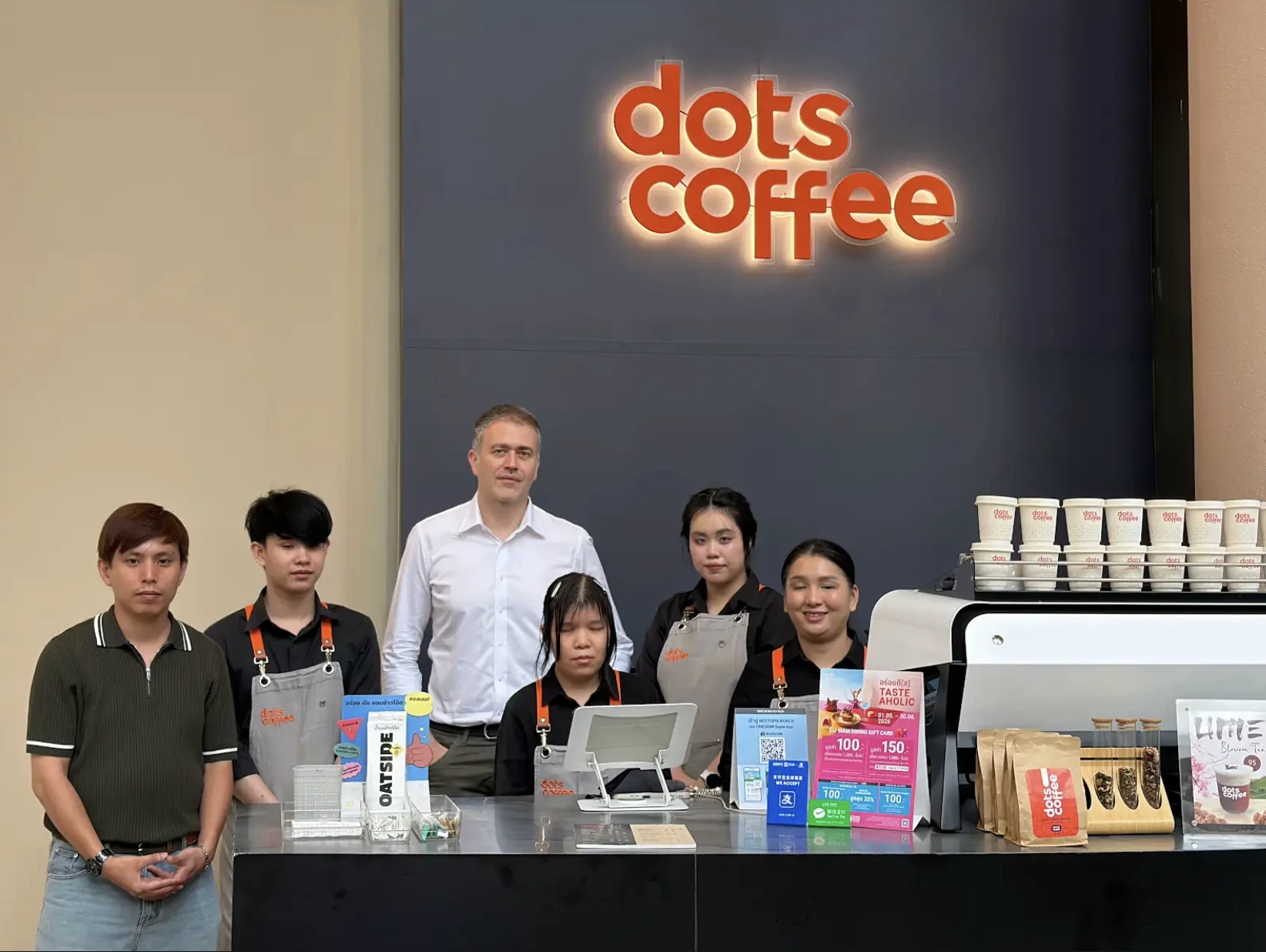 Julien Wallet-Houget &ndash; Dots Coffee