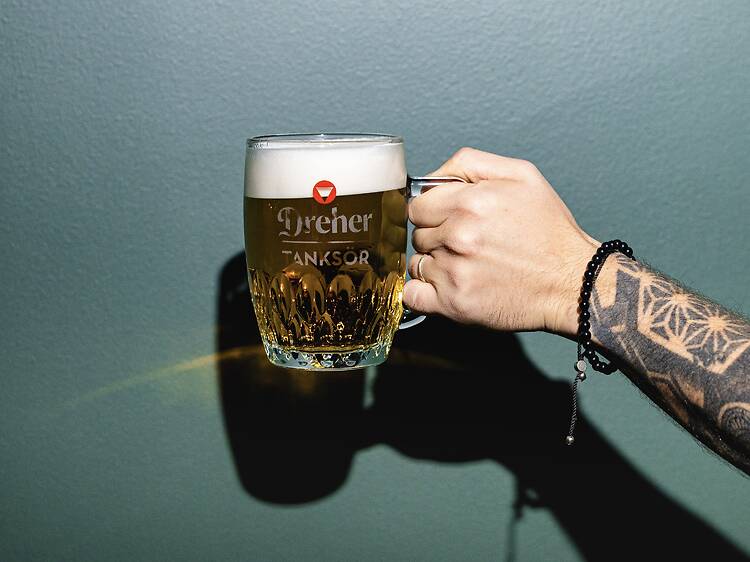 Burger, tanksör és nagy meccsek: így nézheted a vb-t a Time Out Market Budapestben