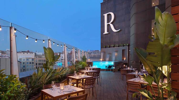 Goja Rooftop Goja Rooftop / Renaissance Barcelona Hotel
