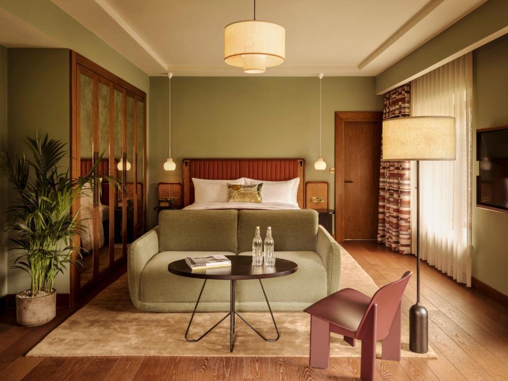 timeout.com - Ed Cunningham - This Liverpool Street boutique hotel is one of London's most stylish places to stay