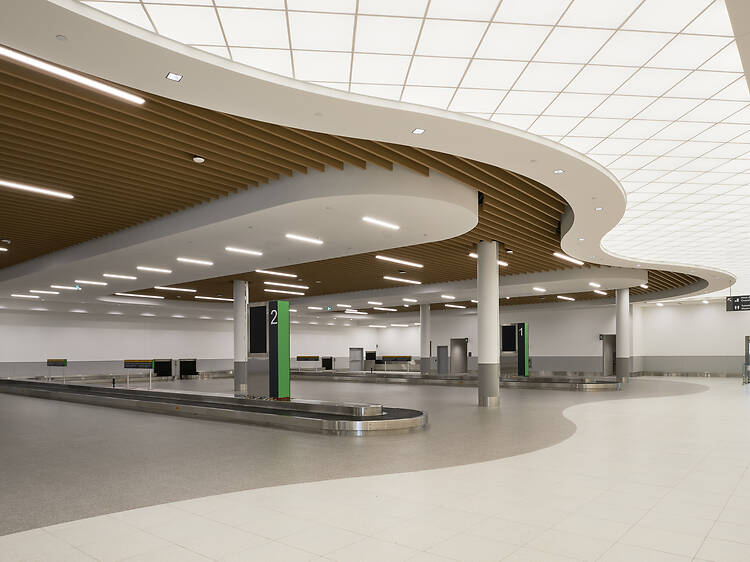 Le nouvel aéroport de Montréal est maintenant ouvert