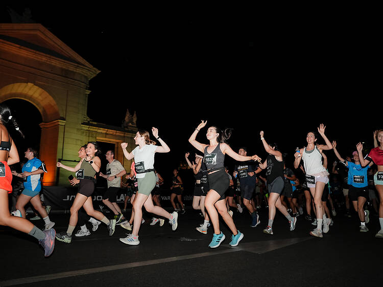 Vuelve LaNoct, la carrera nocturna de Madrid con DJs, food trucks y rave
