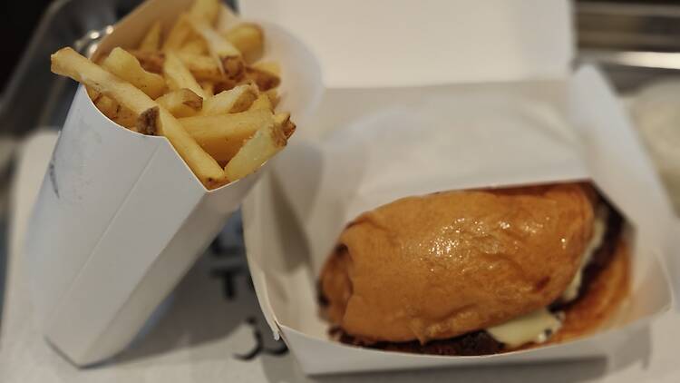 Burger et frites chez Beau