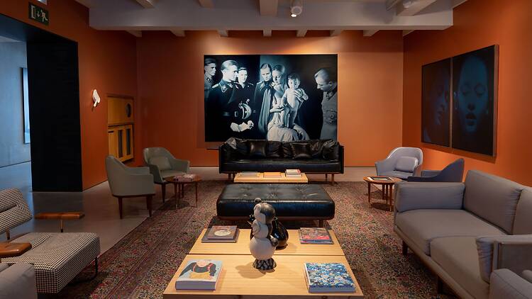 Vista de HELNWEIN. Mundos invertidos