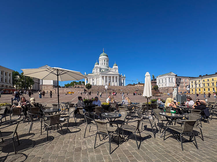Senaatintori: Torikortteleiden kesäterassi 