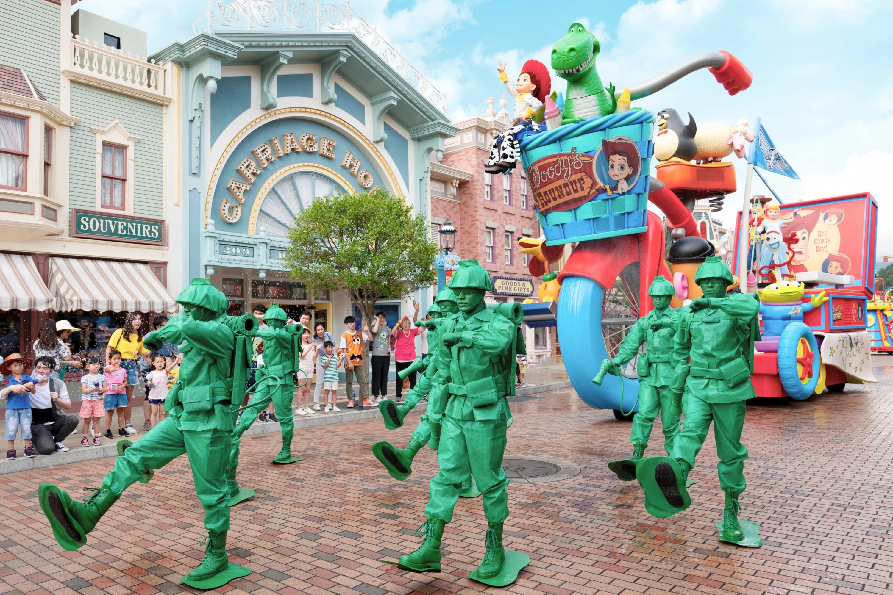Hong Kong Disneyland Pixar Summer Fest