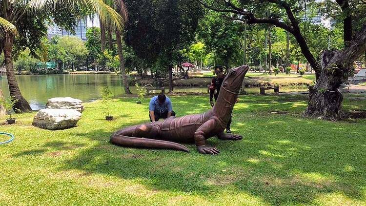 Go monitor lizard spotting in Lumphini Park Go monitor lizard spotting in Lumphini Park
