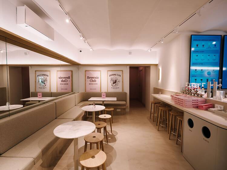 La nueva cafetería de especialidad más 'chic' de Madrid celebra su apertura regalando 'matcha clouds' y 'strawberry lemonade' La nueva cafetería de especialidad más 'chic' de Madrid celebra su apertura regalando 'matcha clouds' y 'strawberry lemonade'