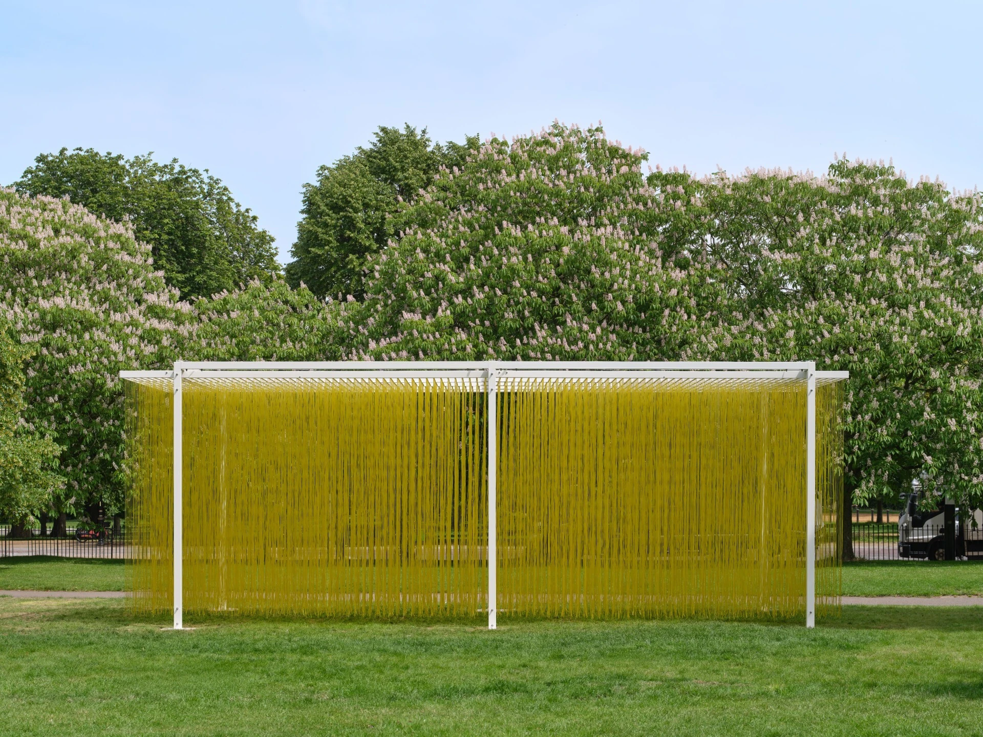 Jes&uacute;s Rafael Soto, P&eacute;n&eacute;trable BBL Jaune (1999;2023 Edition). &copy; Jes&uacute;s Rafael Soto / ADAGP, Paris 2026. Courtesy Atelier Soto, Paris. 