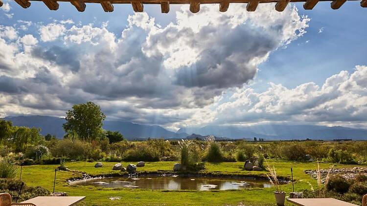 Casa de Huéspedes Bodega Gimenez Riili: la experiencia de sentirse invitado a una finca familiar