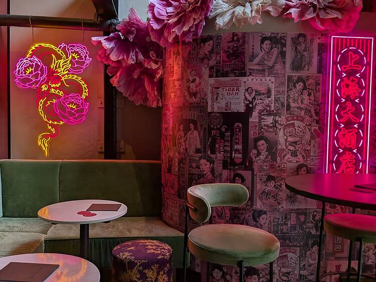 The Grand Shanghai Hotel Burwood A brightly coloured and lit bar