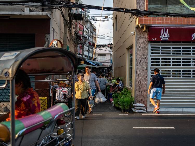 ตะลุยกินยามเช้า ที่ตลาดตรอกหม้อ