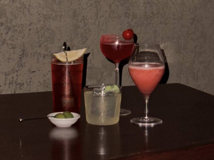 เพลิดเพลินไปกับค็อกเทล ที่ Bar Scofflaws