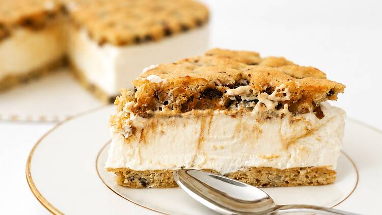 Tarta sándwich de cookie con nata y dulce de leche Tarta sándwich de cookie con nata y dulce de leche
