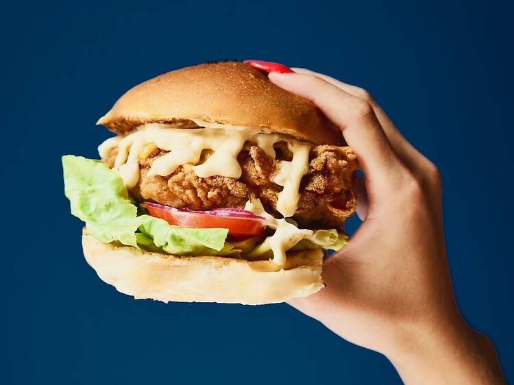 Folarin Balogun, USA - burgers and shakes at Hudsons
