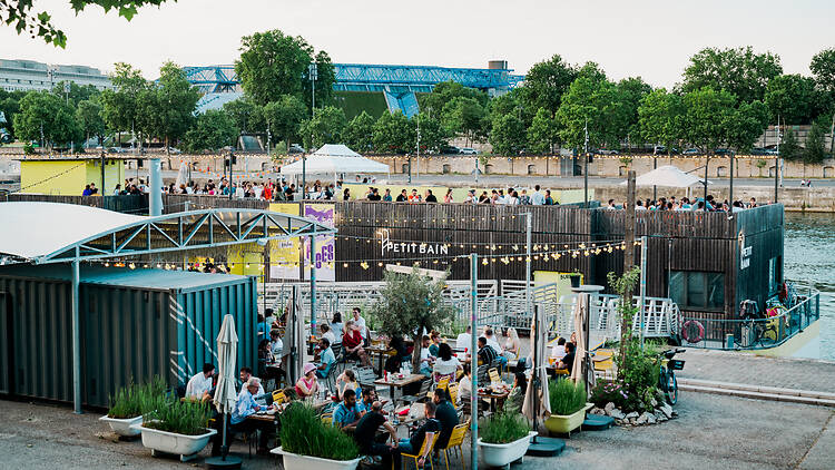 Gigoter sur la Seine avec les concerts et soirées de Petit Bain