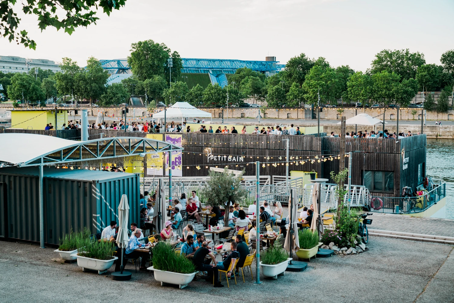 Sur la terrasse de Petit Bain