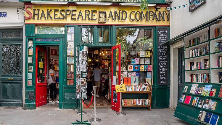 Shakespeare & Co. Shakespeare & Co.