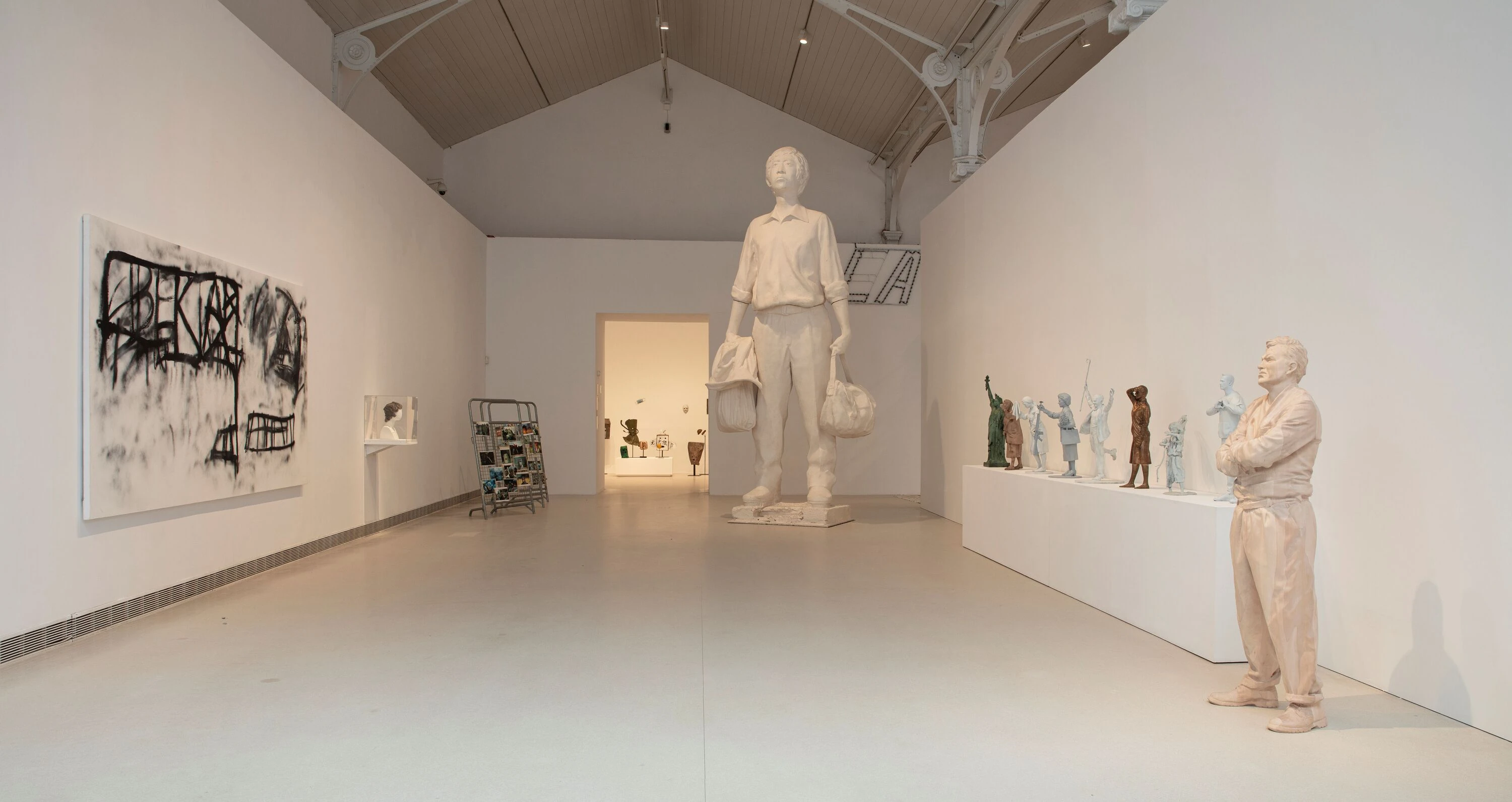 Vista de sala de la exposici&oacute;n Fernando S&aacute;nchez Castillo. La Perla Peregrina, Palacio de Vel&aacute;zquez, Museo Reina Sof&iacute;a