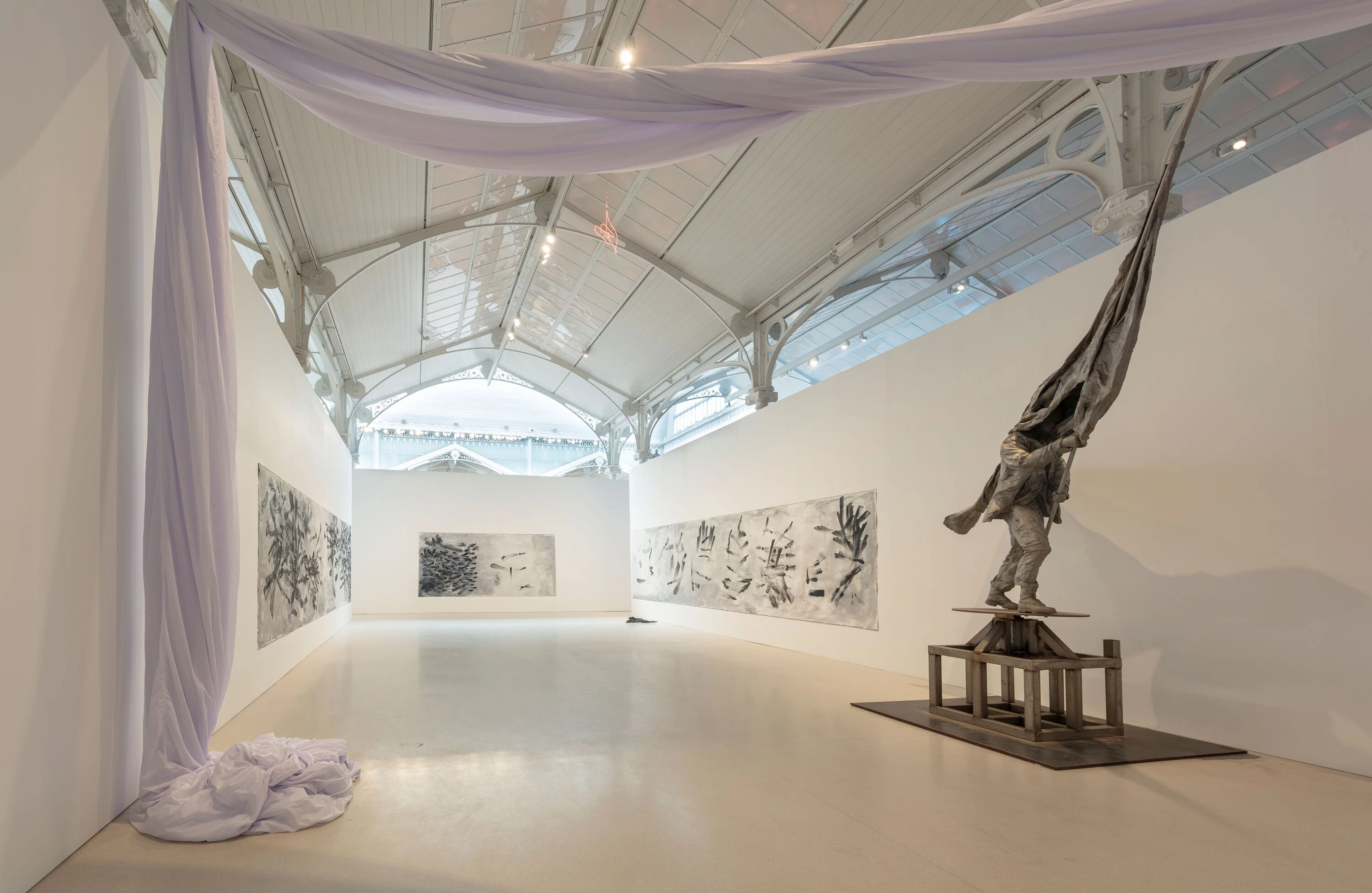 Vista de sala de la exposici&oacute;n Fernando S&aacute;nchez Castillo. La Perla Peregrina, Palacio de Vel&aacute;zquez, Museo Reina Sof&iacute;a
