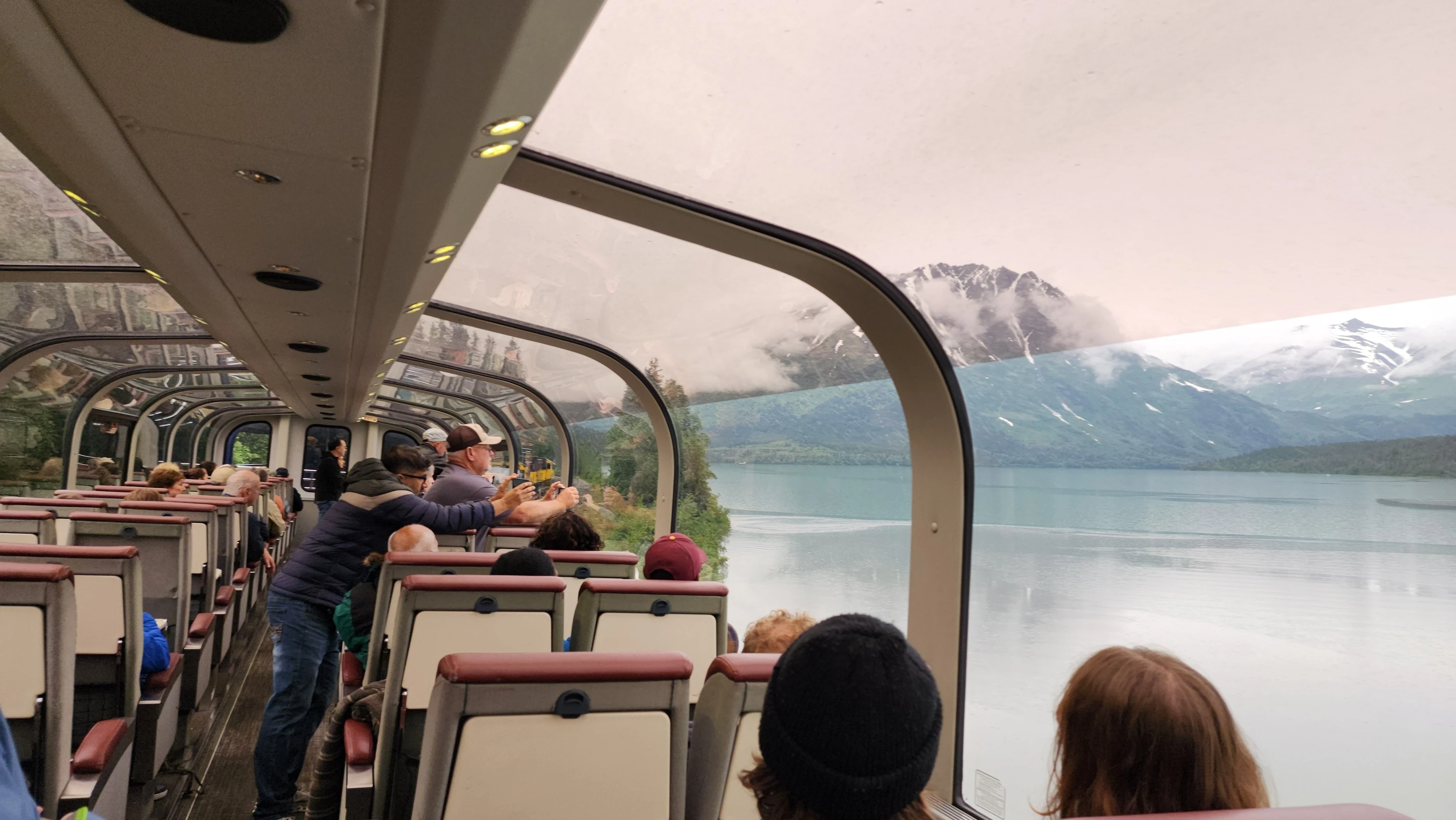 Breathtaking scenery along the Turnagain Arm on the Coastal Classic