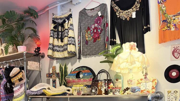 Lucgy Girl’s House of Vintage