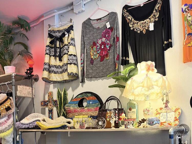 Lucgy Girl’s House of Vintage