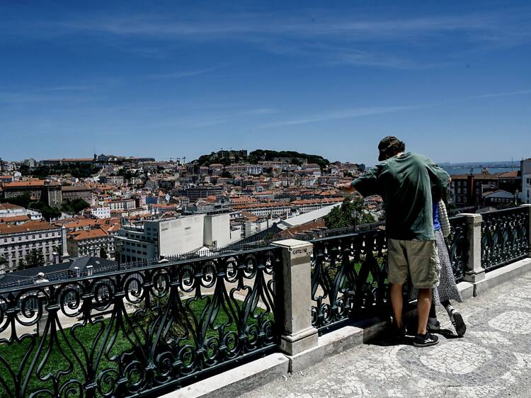 Os melhores miradouros em Lisboa para ver a cidade do alto Os melhores miradouros em Lisboa para ver a cidade do alto