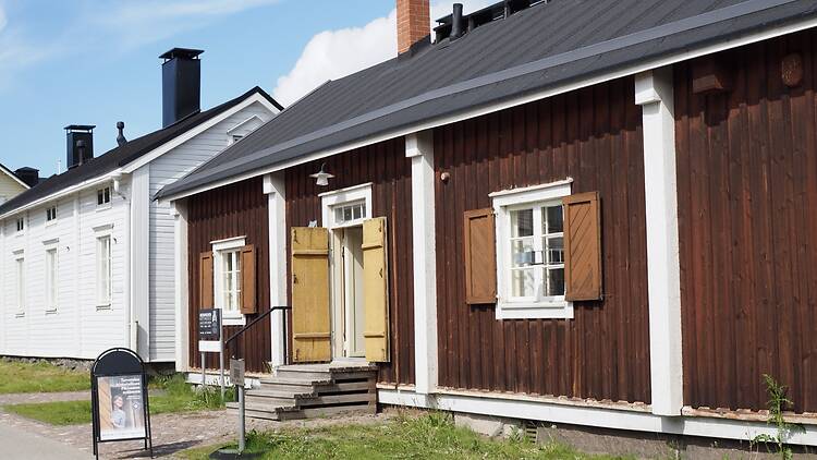Piipahda 1800-luvun asuintalossa Merimiehen kotimuseossa Piipahda 1800-luvun asuintalossa Merimiehen kotimuseossa
