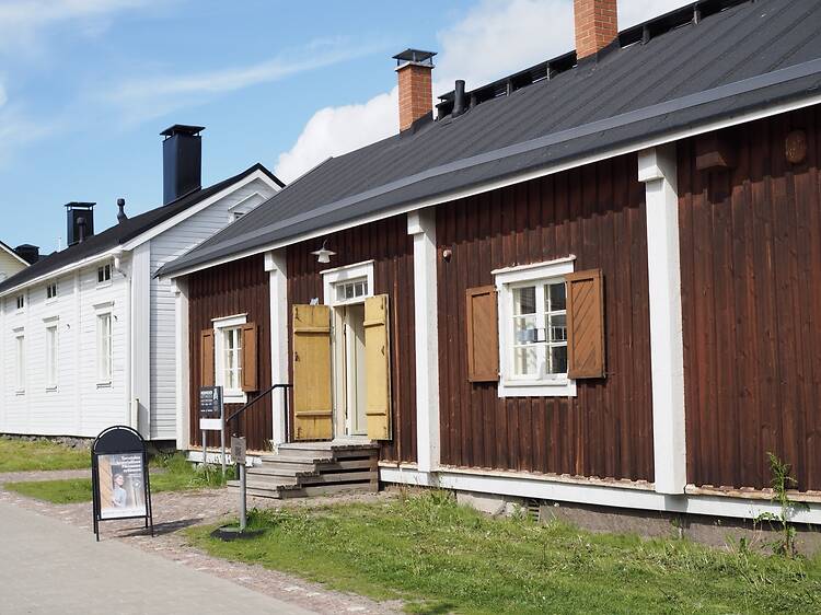 Piipahda 1800-luvun asuintalossa Merimiehen kotimuseossa Piipahda 1800-luvun asuintalossa Merimiehen kotimuseossa